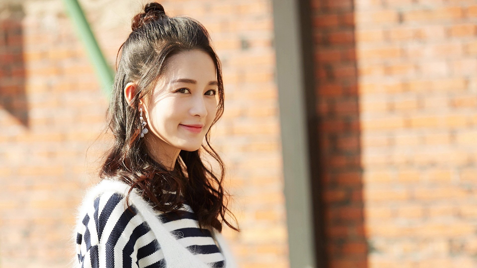 雄鹿堡球员团结一致，迎接比赛朝着胜利进发，雄鹿官方网站